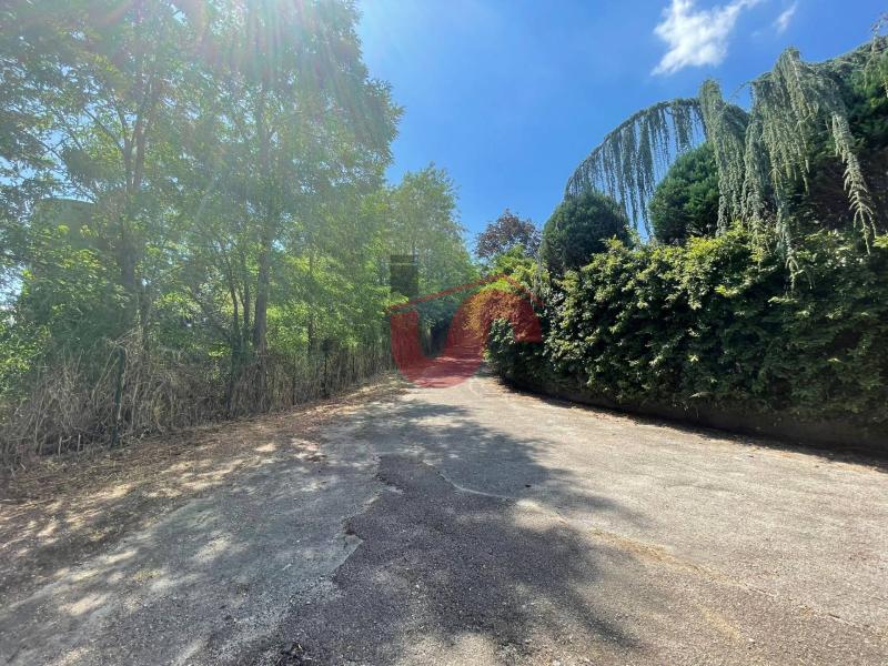 Foto terreno-residenziale in Vendita a Sant'Angelo a Cupolo