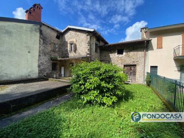 Foto rustico-casale-corte in Vendita a Costa Serina