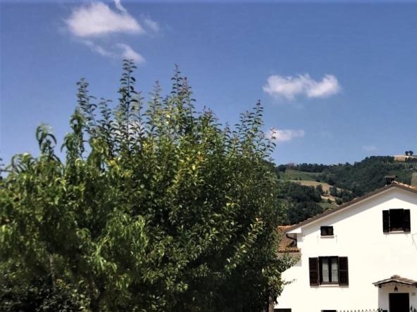 Foto rustico-casale-corte in Vendita a Smerillo