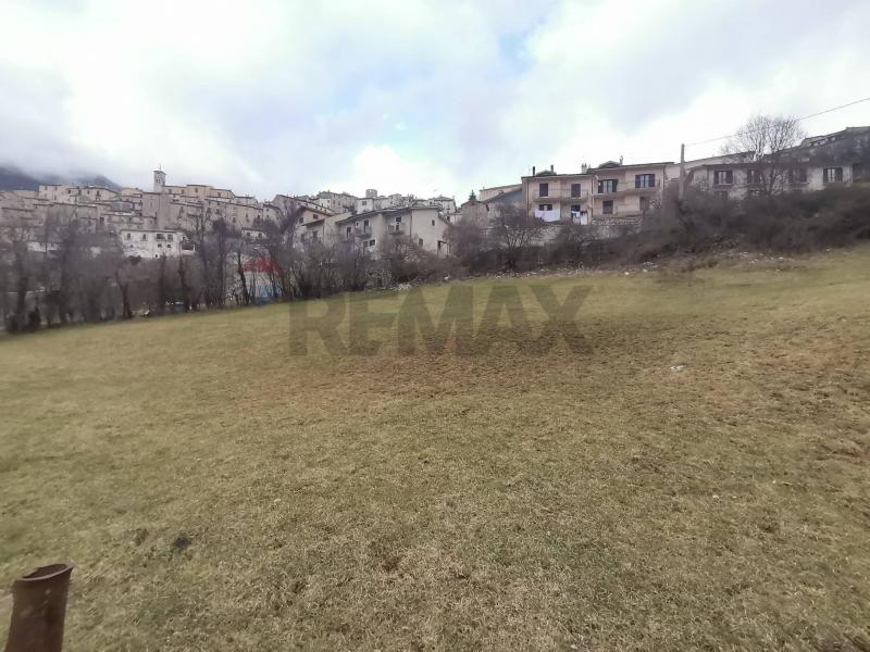 Foto terreno-residenziale in Vendita a Barrea