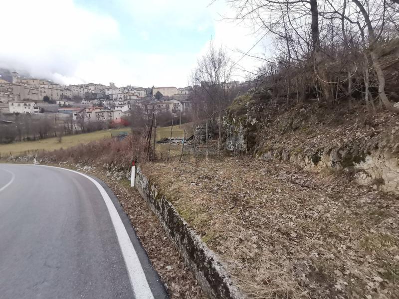 Foto terreno-residenziale in Vendita a Barrea