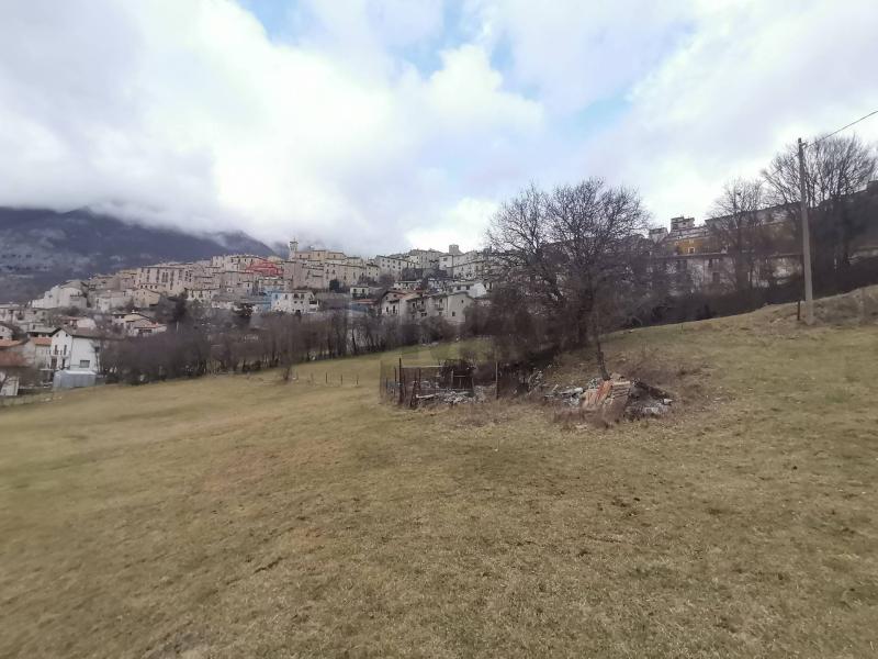 Foto terreno-residenziale in Vendita a Barrea