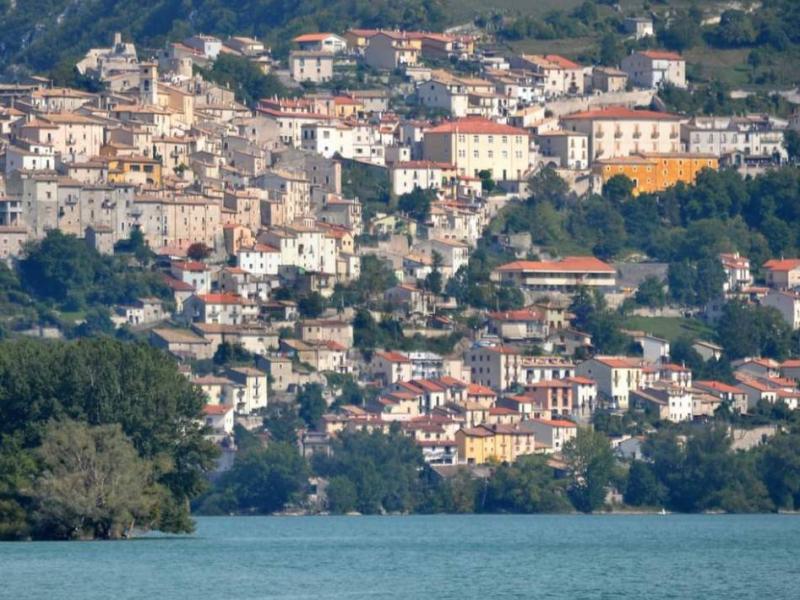 Foto terreno-residenziale in Vendita a Barrea