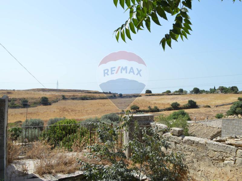 Foto rustico-casale-corte in Vendita a Ragusa