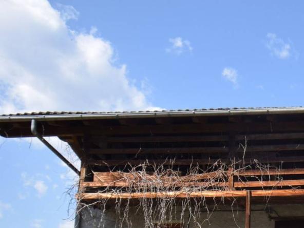 Foto rustico-casale-corte in Vendita a Challand-Saint-Anselme