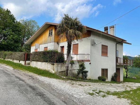 Foto villa in Vendita a Lusiana Conco