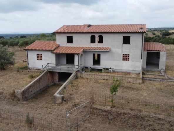Foto rustico-casale-corte in Vendita a Farnese