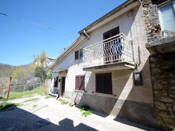 Foto Terratetto unifamiliare in Vendita a Fiamignano