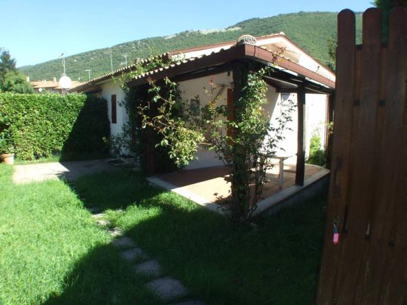 Foto Villa a schiera in Vendita a Camerata Nuova